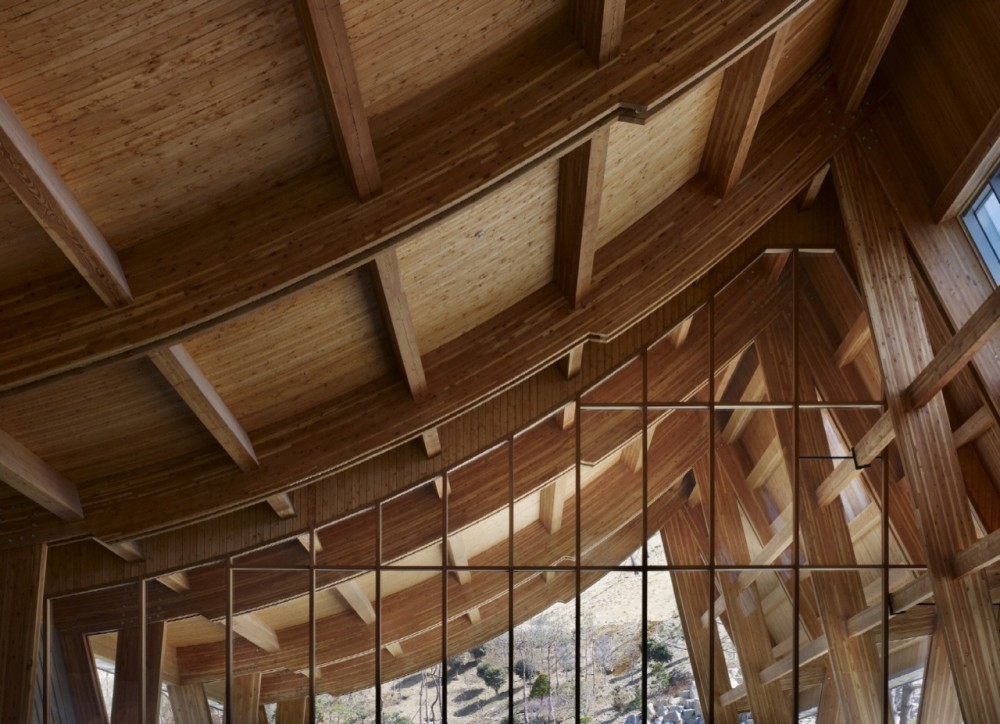 Lake Hills Suncheon Golf Resort / Ken Min Architects