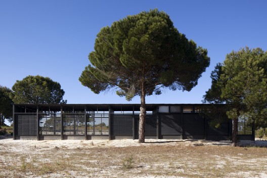 The Guest House / PARATELIER