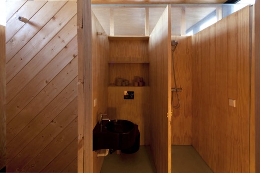 The Guest House / PARATELIER
