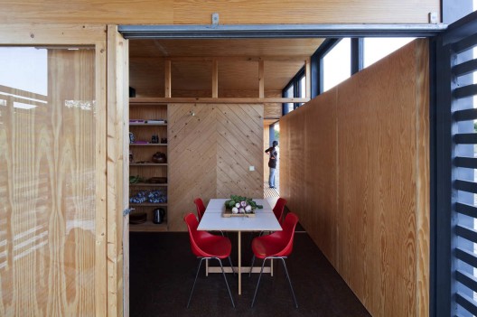 The Guest House / PARATELIER