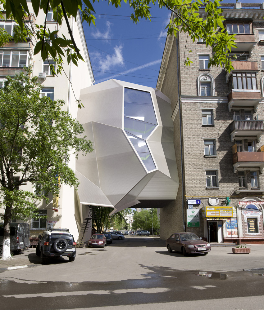 Parasite Office / za bor architects Parasite Office / za bor architects © Peter Zaytsev