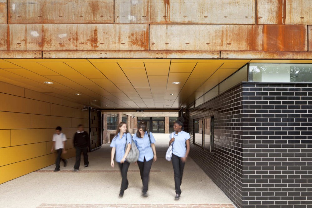 Stoke Newington School and Sixth Form / Jestico + Whiles