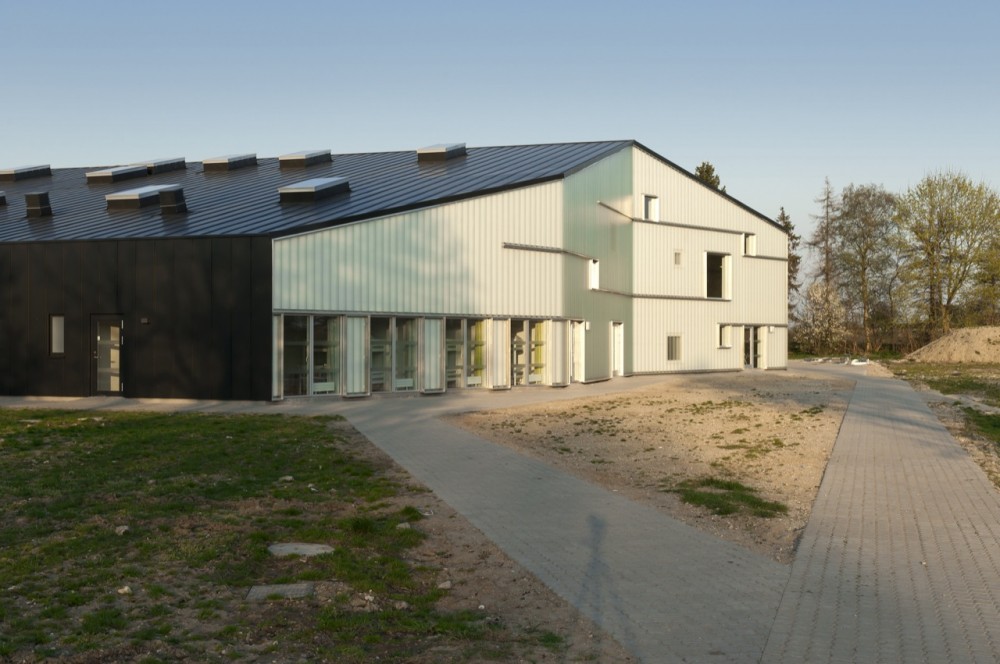 Landsbyhuset / Cebra