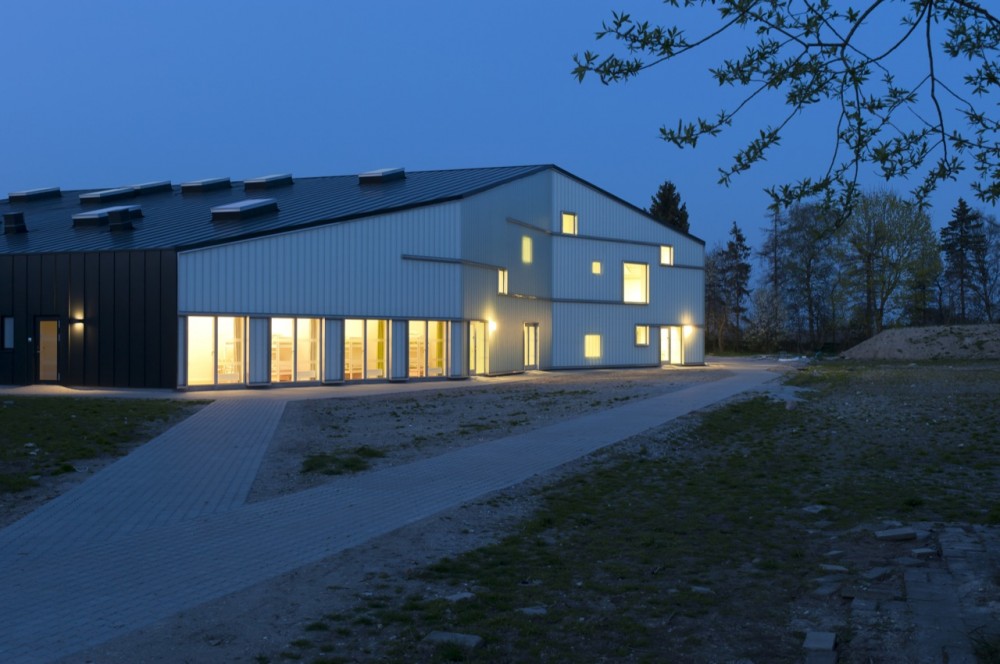 Landsbyhuset / Cebra