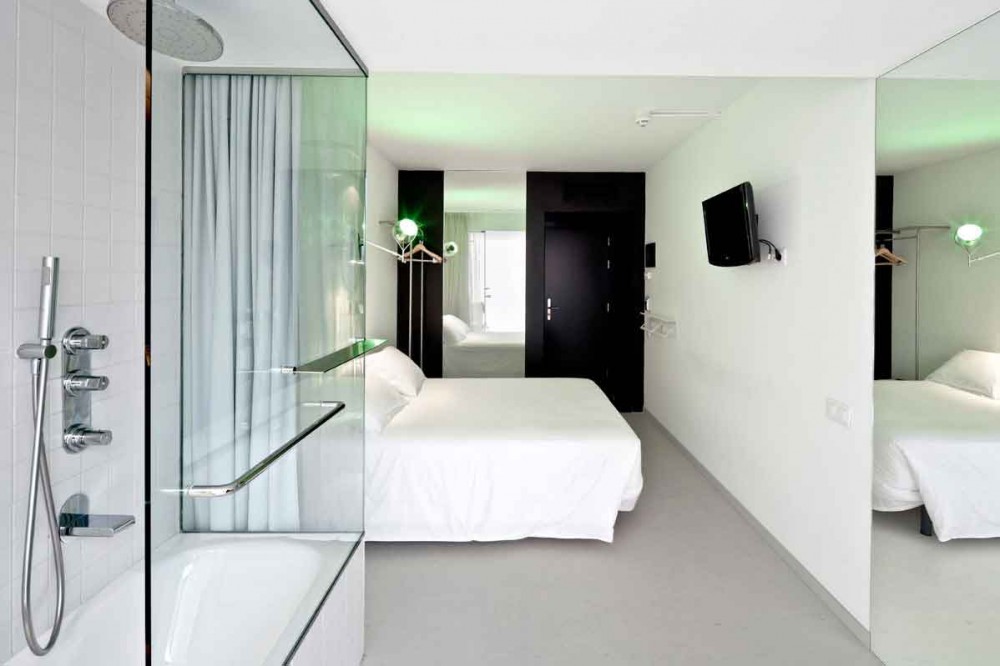 Hotel Arc del Teatre / EQUIP Xavier Claramunt