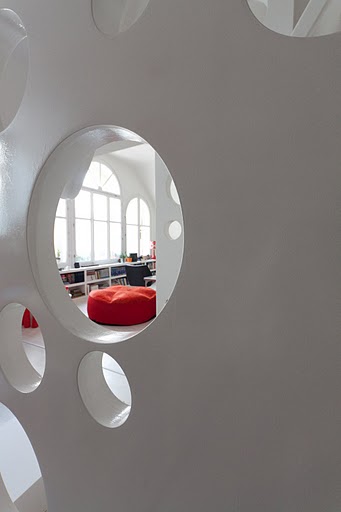 Emmental Stairs Apartment / Éva Katona, Péter Szigeti & Biljana Jovanović