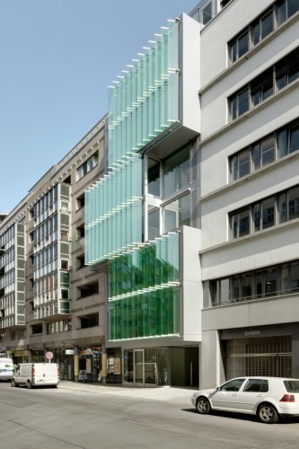 F40 Office Building / Petersen Architekten