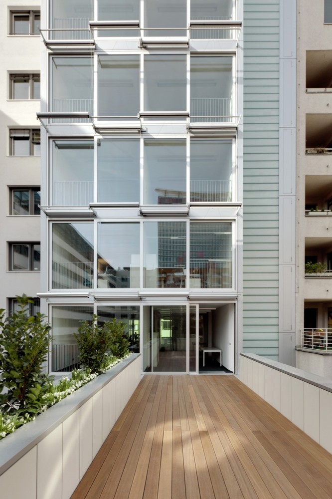 Friedrichstrasse 40 Office Building / Petersen Architekten