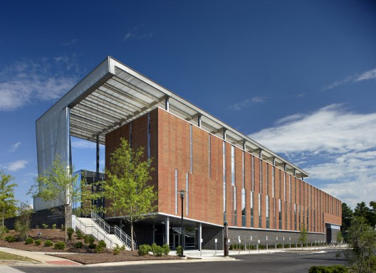 Biomanufacturing Research Institute and Technology Enterprise (BRITE) Facility / The Freelon Group Architects