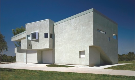 Reggie Rodriguez Community Center / Sparano + Mooney Architecture