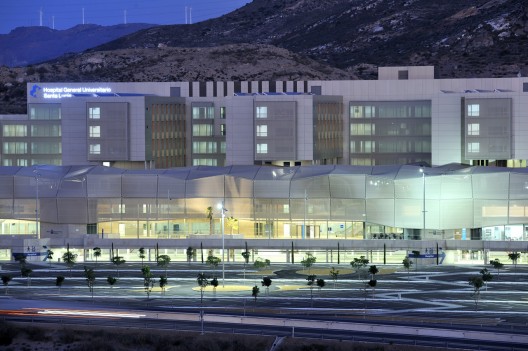New Santa Lucía University General Hospital / CASA sólo arquitectos
