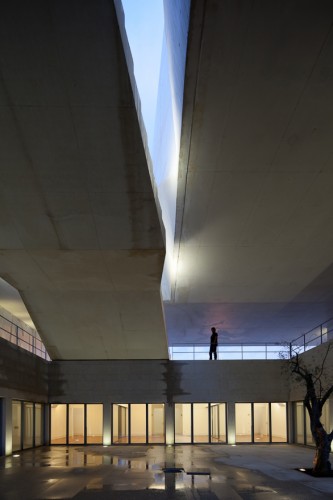 Palacio de Justica de Gouveia / Barbosa & Guimaraes Architects