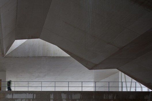 Palacio de Justica de Gouveia / Barbosa & Guimaraes Architects