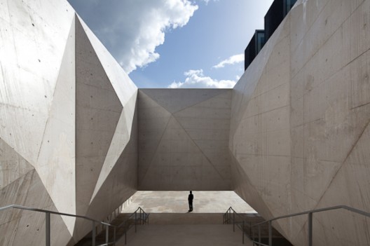 Palacio de Justica de Gouveia / Barbosa & Guimaraes Architects