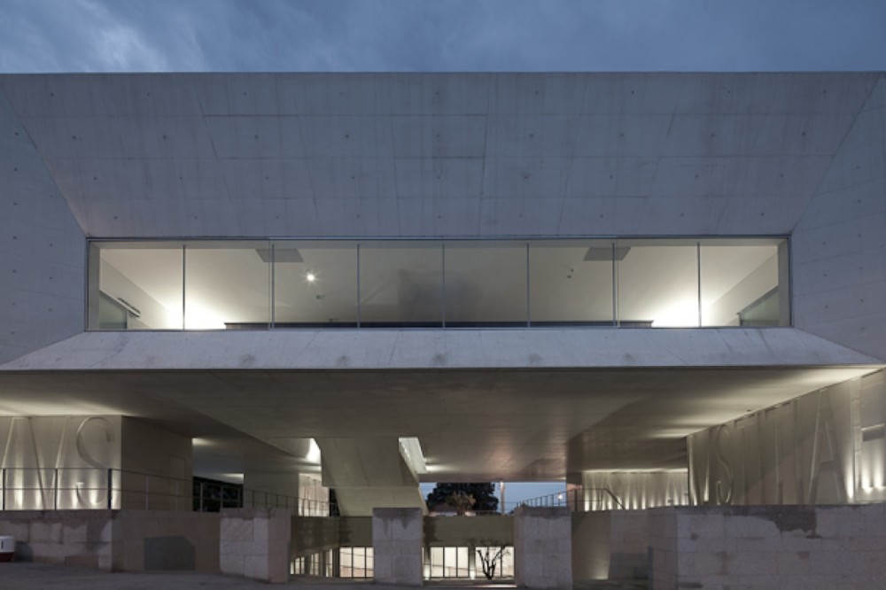 Palacio de Justica de Gouveia / Barbosa & Guimaraes Architects
