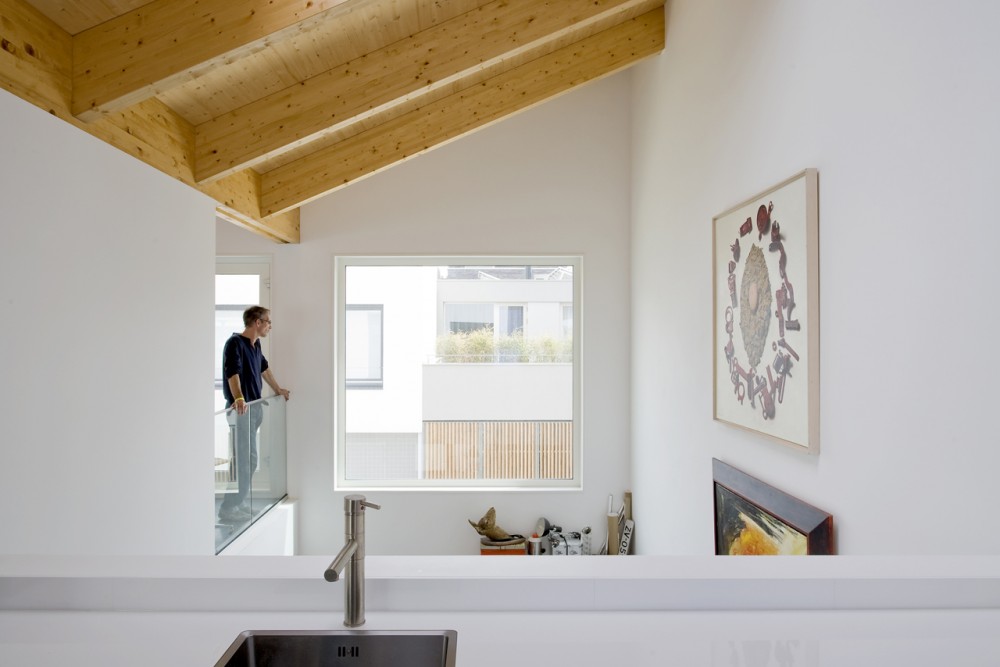 V-House / GAAGA