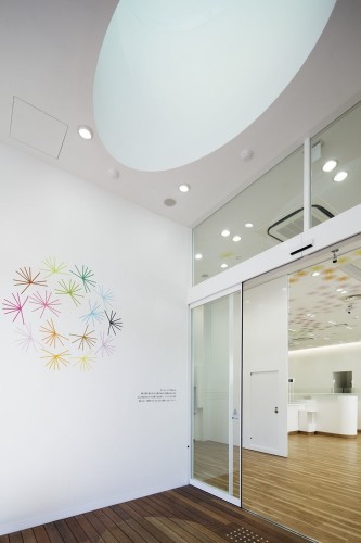 Sugamo Shinkin Bank / Emmanuelle Moureaux Architecture + Design