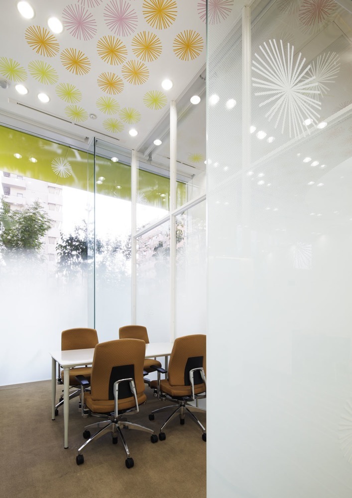 Sugamo Shinkin Bank, Shimura Branch / Emmanuelle Moureaux Architecture + Design