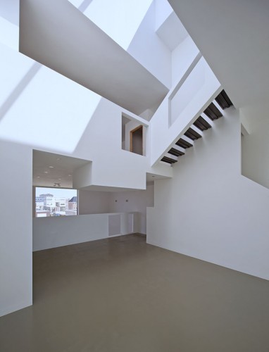 Fabric Façade Studio Apartment / Rob Veening