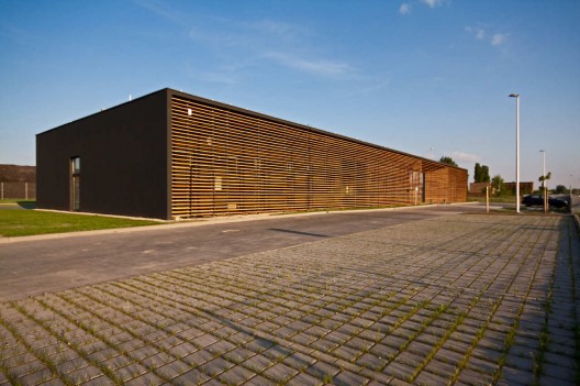 FIS-SST Office Building / Zalewski Architecture Group