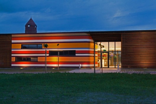 FIS-SST Office Building / Zalewski Architecture Group