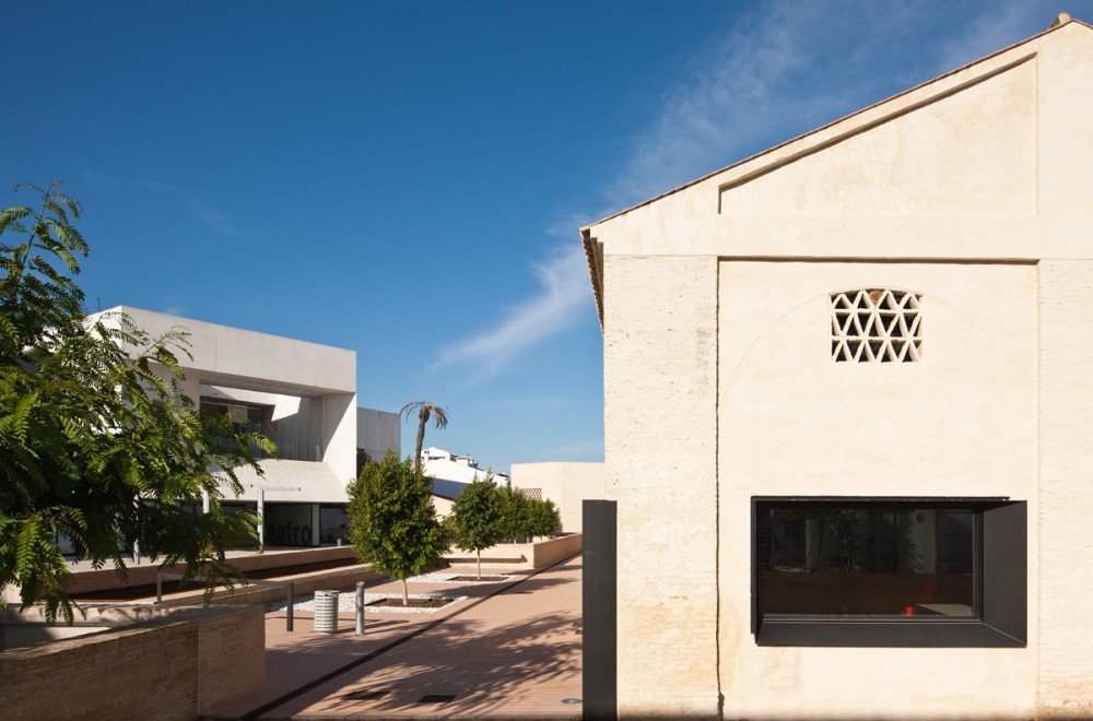 Public Library and Music School / Donaire Arquitectos
