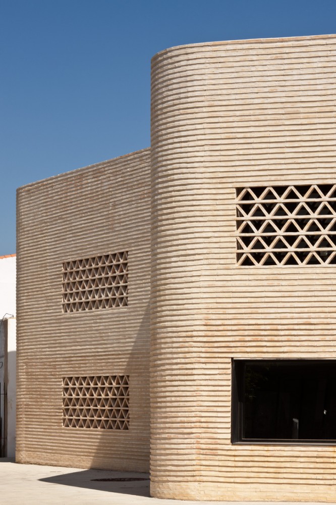 Public Library and Music School / Donaire Arquitectos