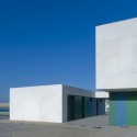 Office and Service Building / Donaire Arquitectos Office and Service Building / Donaire Arquitectos © Enrique Bejines