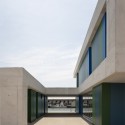 Office and Service Building / Donaire Arquitectos Office and Service Building / Donaire Arquitectos © Fernanado Alda