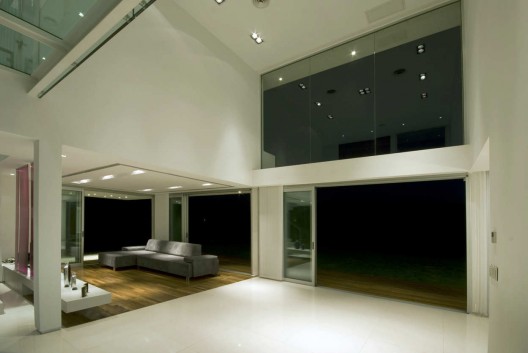 Concrete House In Buenos Aires / Vanguarda Architects