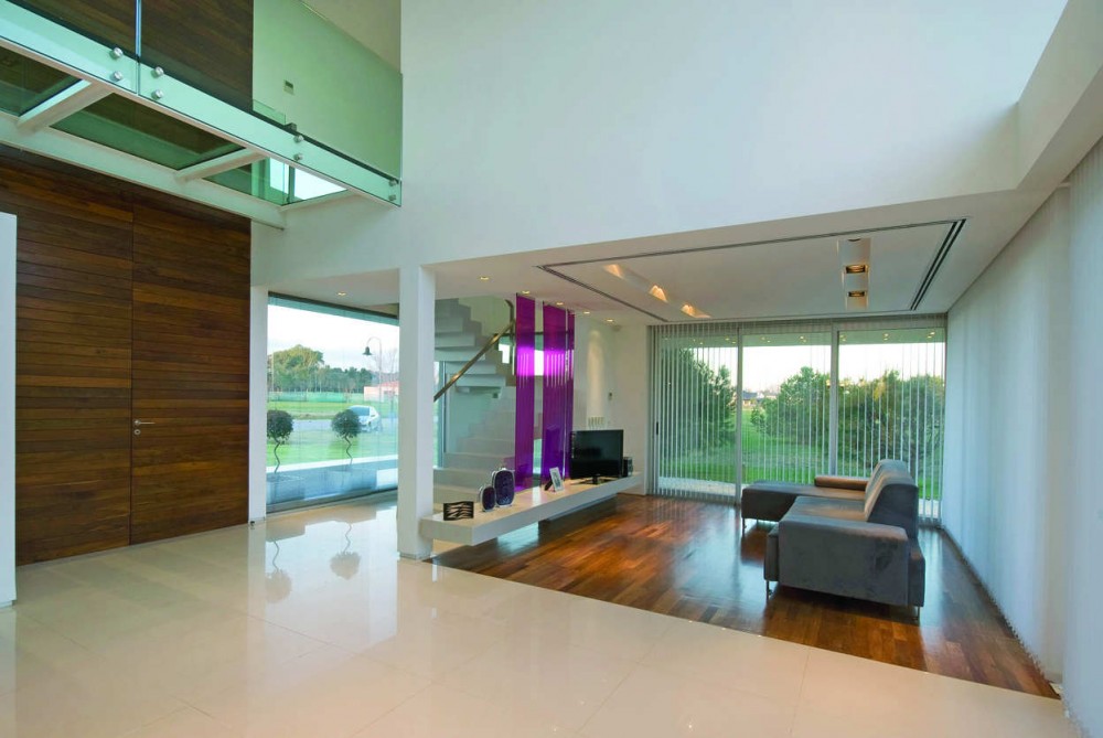 Concrete House in Buenos Aires / Vanguarda Architects