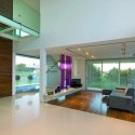 Concrete House In Buenos Aires / Vanguarda Architects Concrete House In Buenos Aires / Vanguarda Architects © Luis Abregú