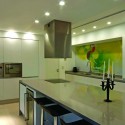 Concrete House In Buenos Aires / Vanguarda Architects Concrete House In Buenos Aires / Vanguarda Architects © Luis Abregú