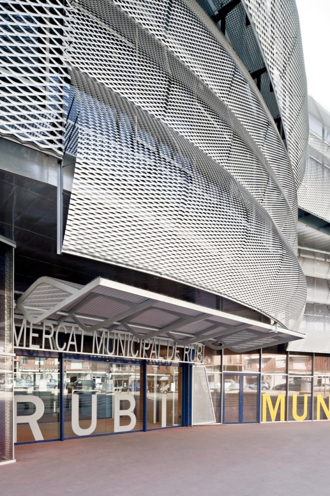 Rubí Market and Town Hall Offices / MiAS Arquitectes