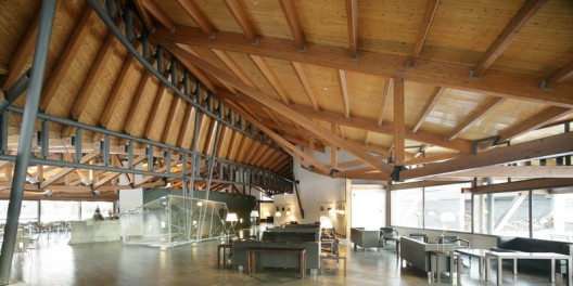 Pyrenees Golf Club and Social Centre / MiAS Arquitectes