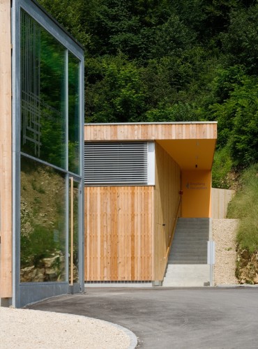 Operation Center Burgergemeinde / bauzeit architekten