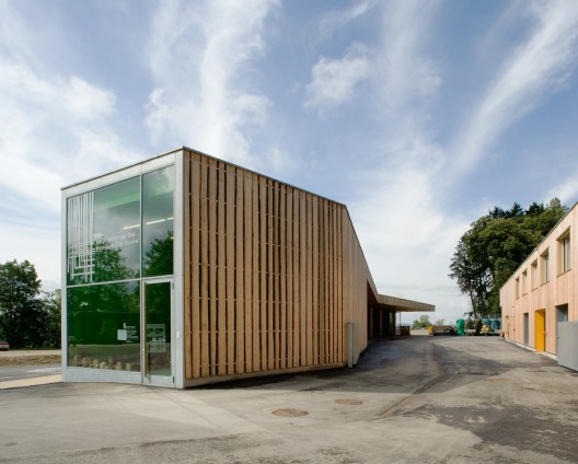 Operation Center Burgergemeinde / bauzeit architekten