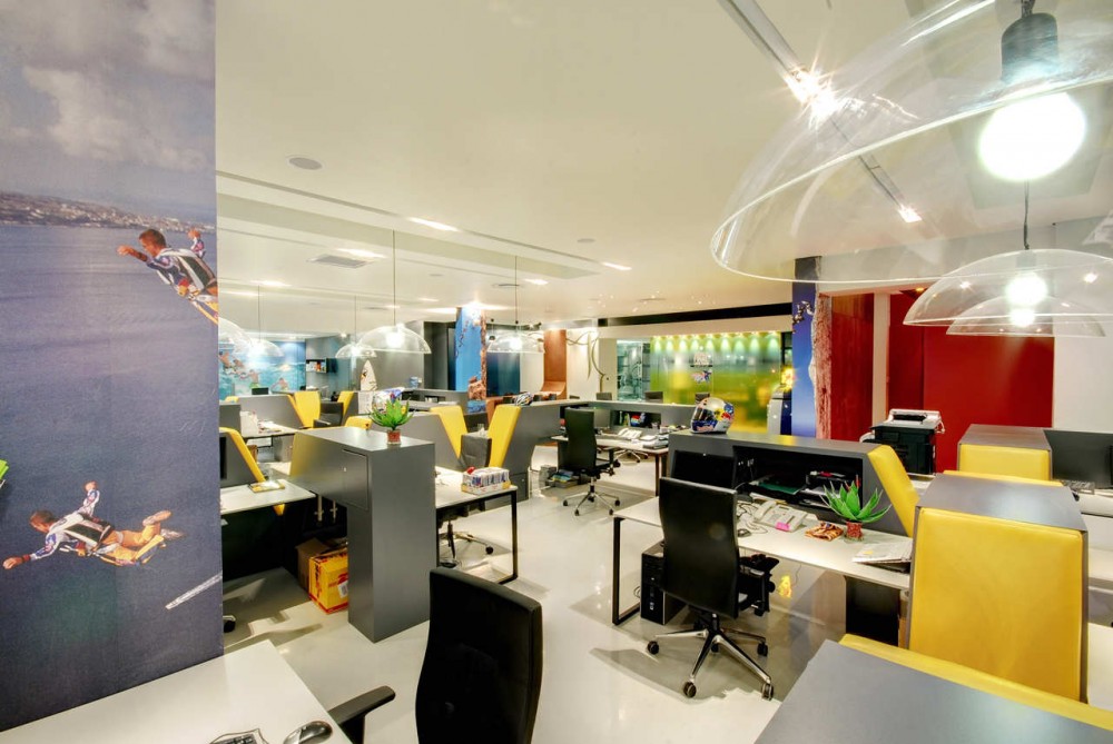 Red Bull’s Cape Town Office / COA