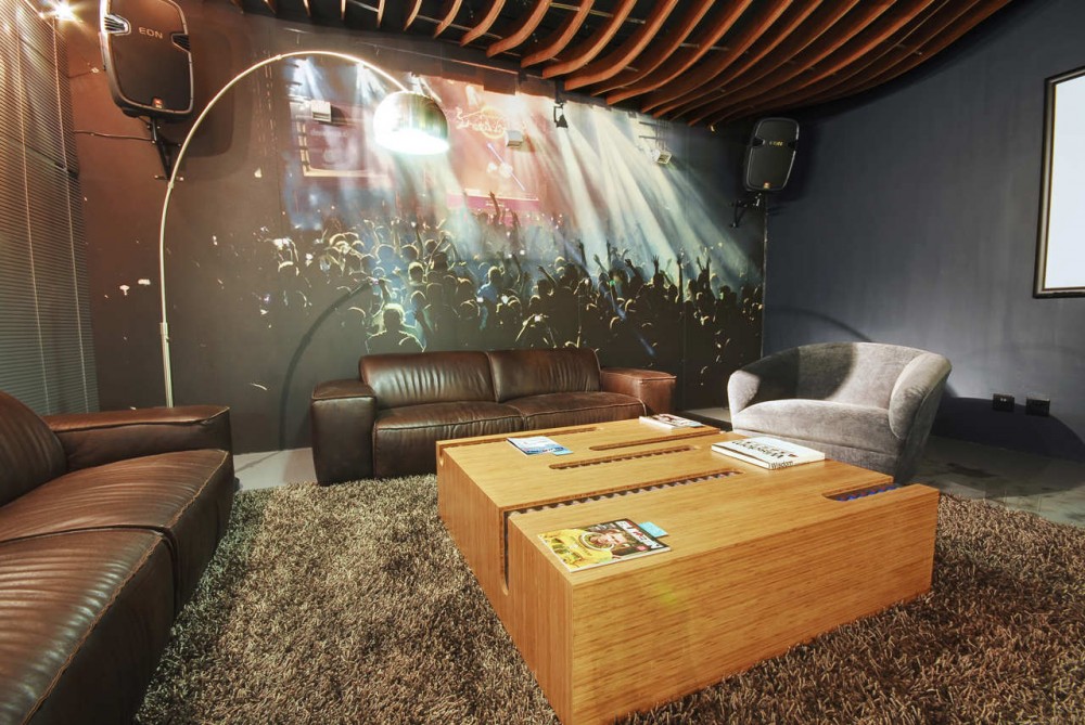 Red Bull’s Cape Town Office / COA