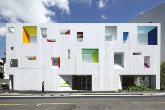 © Sugamo Shinkin Bank / Emmanuelle Moureaux Architecture + Design