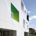 © Sugamo Shinkin Bank / Emmanuelle Moureaux Architecture + Design © Sugamo Shinkin Bank / Emmanuelle Moureaux Architecture + Design © Nacasa & Partners Inc.