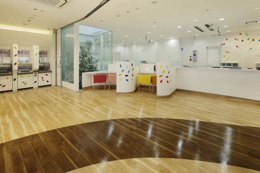 © Sugamo Shinkin Bank / Emmanuelle Moureaux Architecture + Design