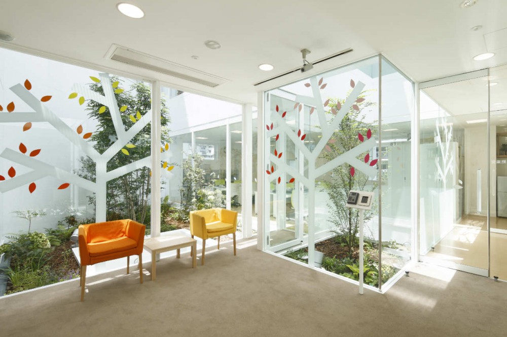 Sugamo Shinkin Bank, Tokiwadai Branch / Emmanuelle Moureaux Architecture + Design