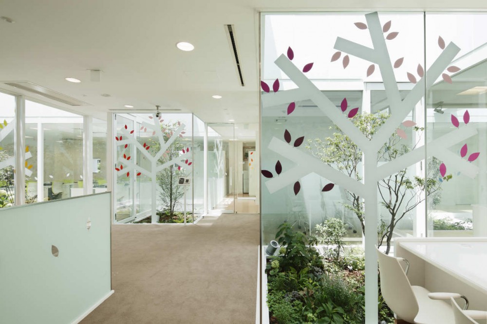 Sugamo Shinkin Bank, Tokiwadai Branch / Emmanuelle Moureaux Architecture + Design