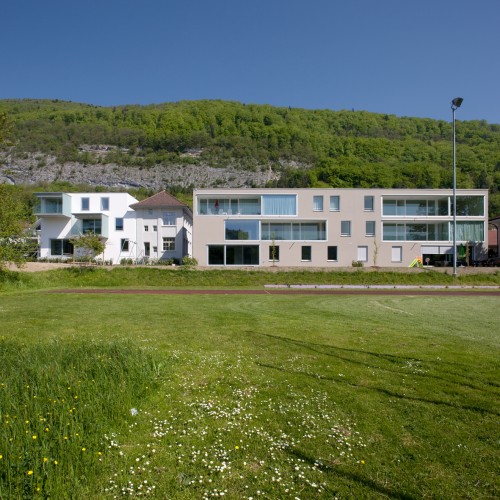 Pieterlen Appartment Building / bauzeit architekten