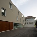 Pieterlen Appartment Building / bauzeit architekten Pieterlen Appartment Building / bauzeit architekten © Yves André