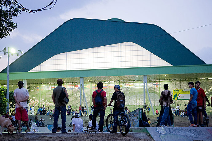 Four Sport Scenarios / Giancarlo Mazzanti + Felipe Mesa (Plan:b)
