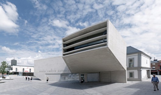 New Cultural Centre / FÜNDC
