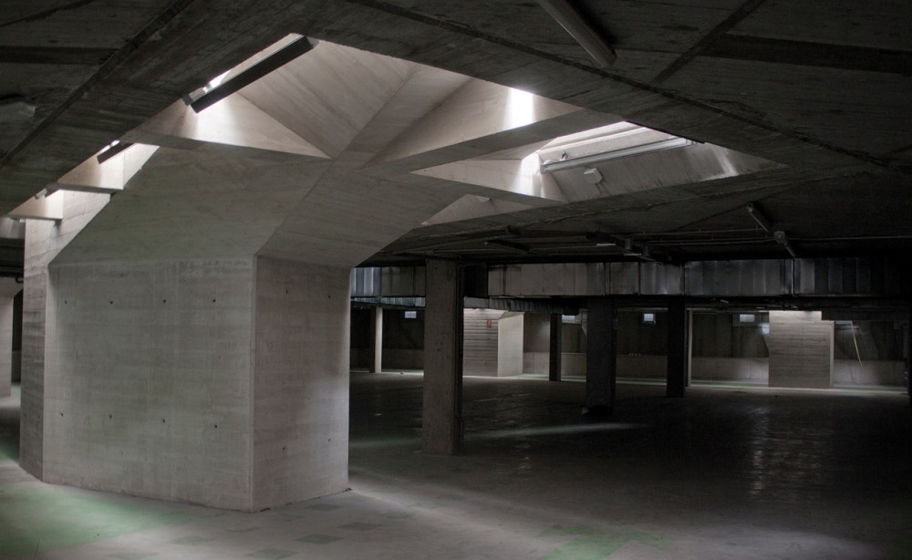 New Cultural Centre / FÜNDC