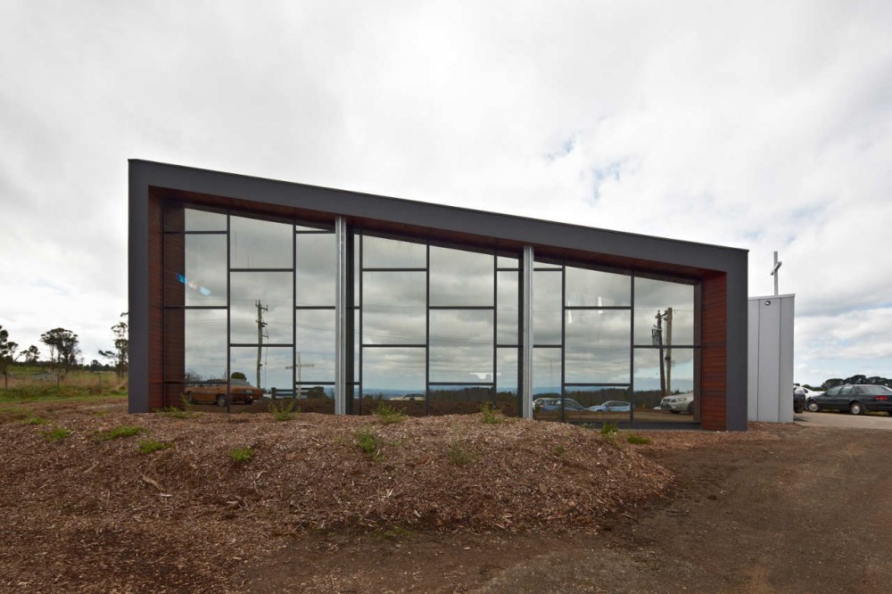 St Mary’s Kinglake Church / Kavellaris Urban Design